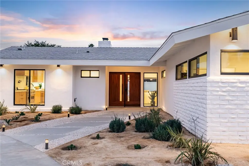 1975 E Mark Leslie, Palm Springs, CA — listing photo 1
