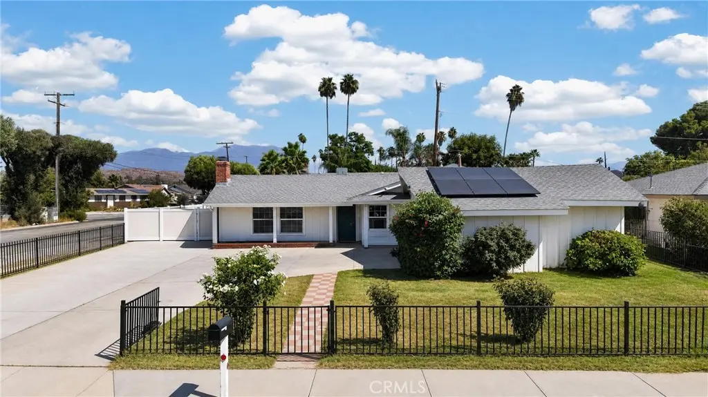 298 Terry Lane, Hemet, CA — listing photo 1