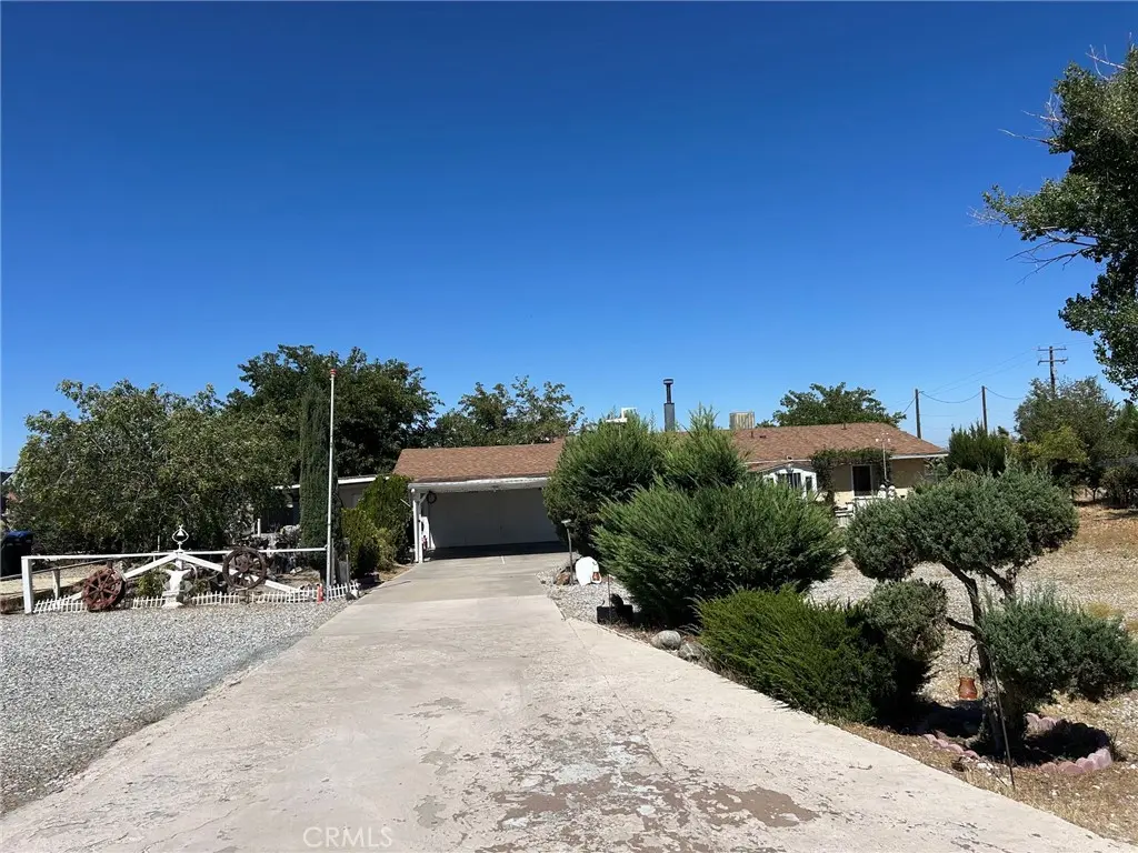 3874 Elsinore Rd, Phelan, CA — listing photo 1