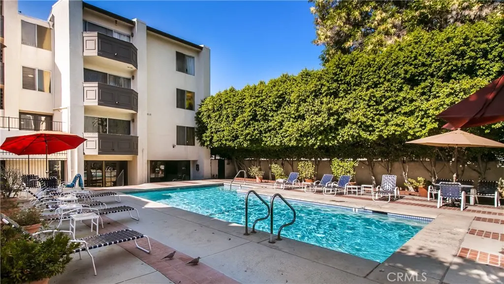 5440 Lindley Avenue 310, Encino, CA — listing photo 1
