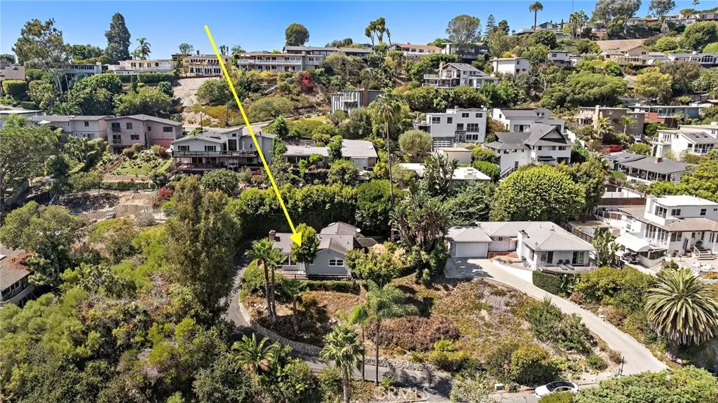 Single Family Residence for rent at 1334 Dunning Drive, Laguna Beach, CA featuring 3 beds and 1 bath