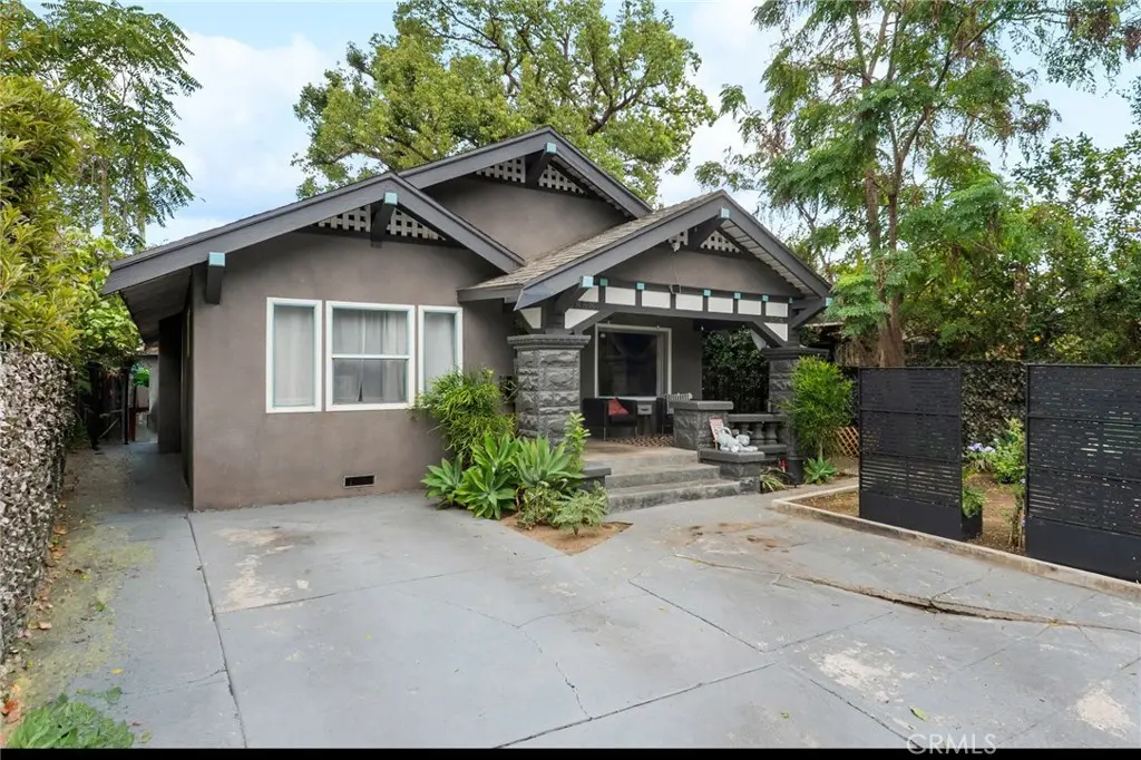 3858 S Hobart Boulevard, Los Angeles, CA — listing photo 1