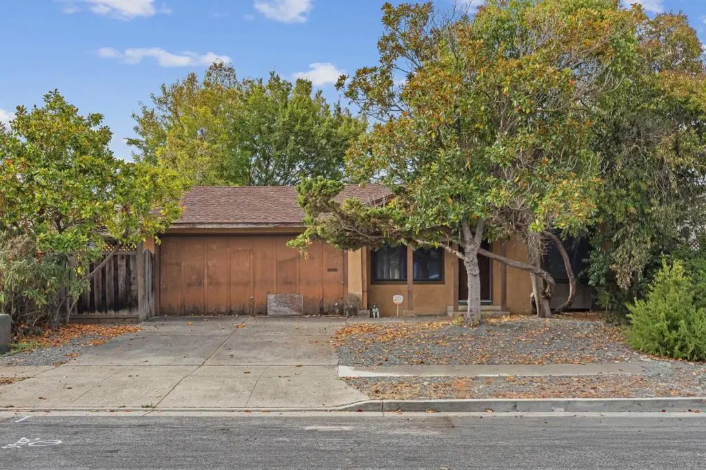 Single Family Residence for sale at 890 Tallman Court, San Jose, CA featuring 2 beds and 1 bath