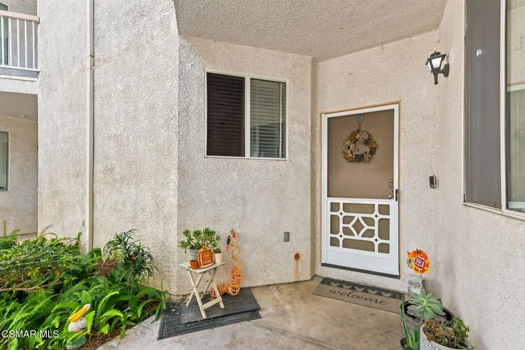 2913 Antonio Drive 104, Camarillo, CA — listing photo 1