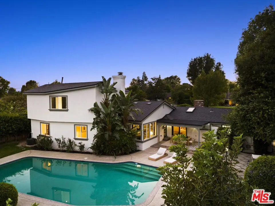 9356 Lasaine Avenue, Northridge, CA — listing photo 1