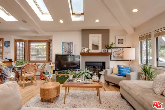 2417 Bryan Avenue, Venice, CA — listing photo 1
