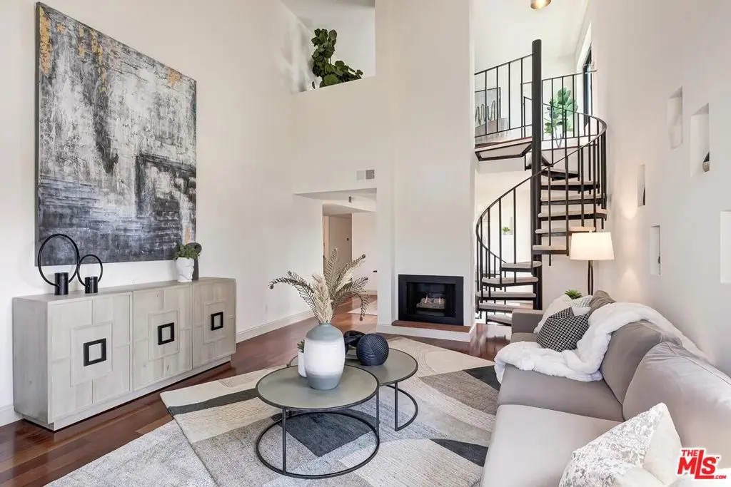 909 N Sierra Bonita Avenue 314, Los Angeles, CA — listing photo 1