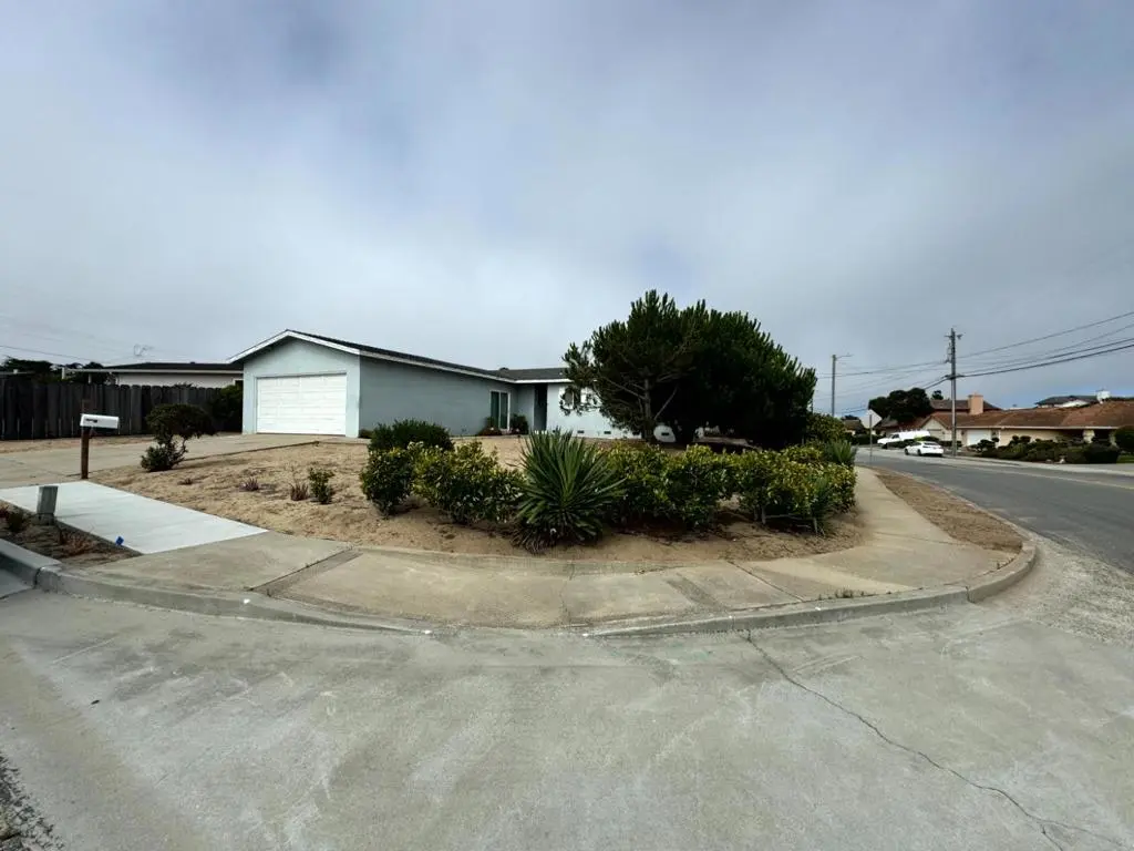 487 Larson Court, Marina, CA — listing photo 1