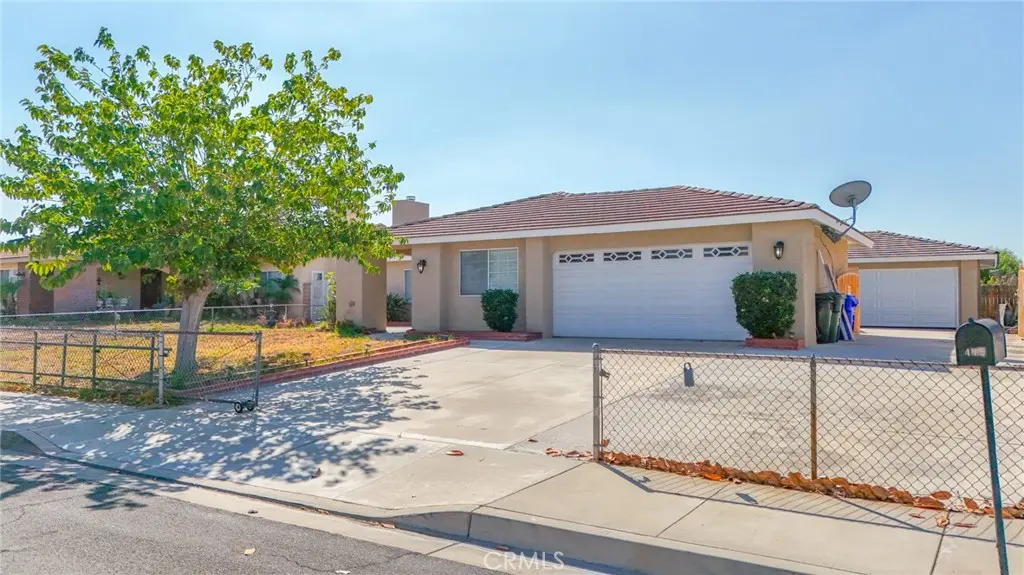 479 W Carter, Rialto, CA — listing photo 1