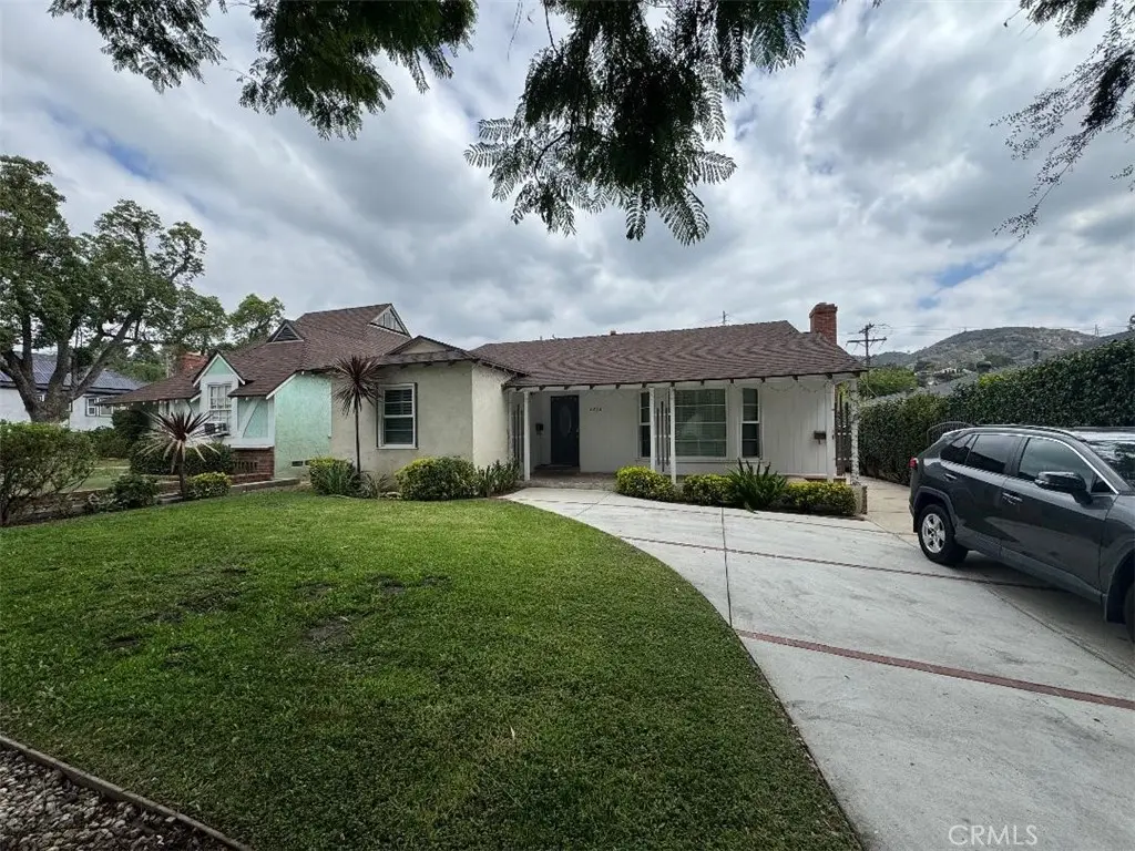 2712 Canada Boulevard, Glendale, CA — listing photo 1