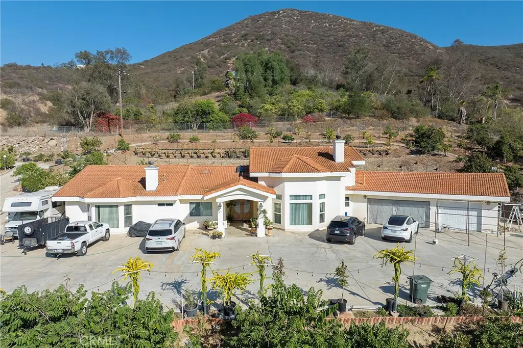 525 Stewart Canyon Road, Fallbrook, CA — listing photo 1