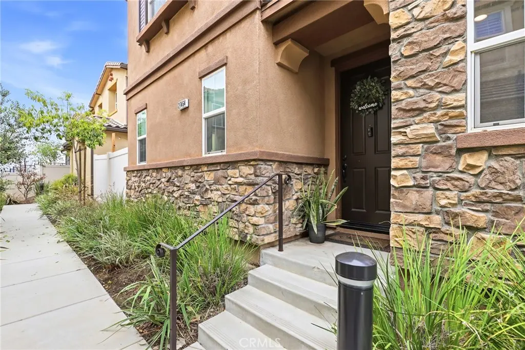 27464 Honeydew Court, Saugus, CA — listing photo 1
