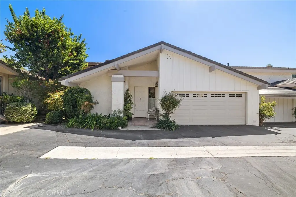 1406 1/2 Valley View Road, Glendale, CA — listing photo 1