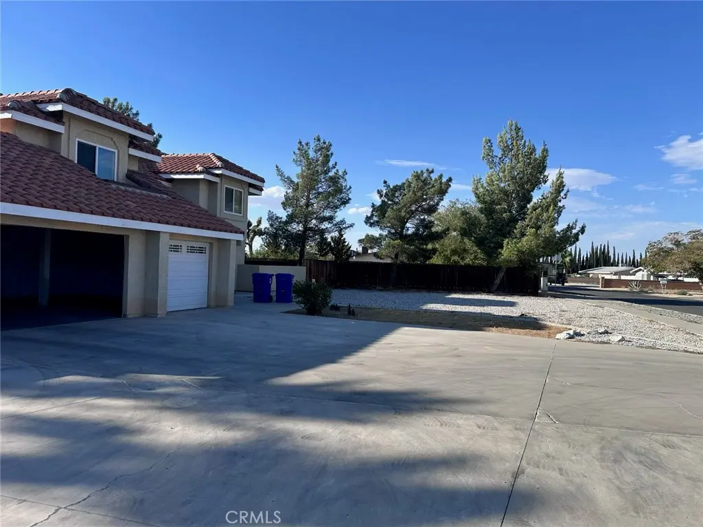 12490 Iroquois, Apple Valley, CA — listing photo 1