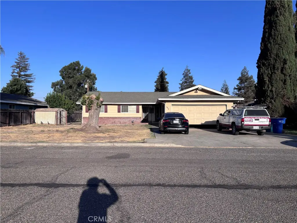 2950 Village, Merced, CA — listing photo 1