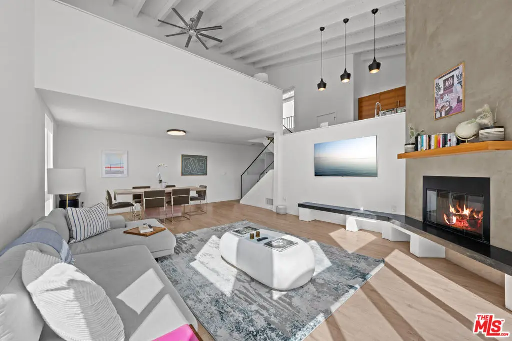 18 Privateer Street 3, Marina Del Rey, CA — listing photo 1