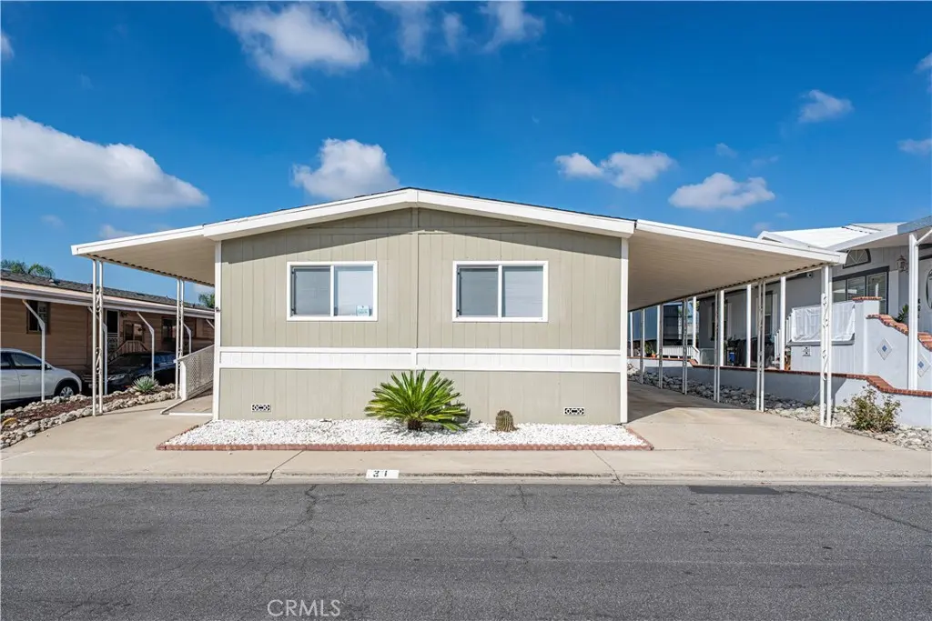 929 E Foothill Boulevard 31, Upland, CA — listing photo 1