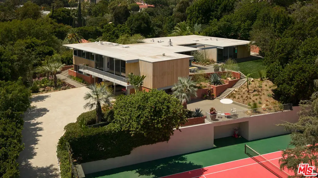 1035 Summit Drive, Beverly Hills, CA — listing photo 1