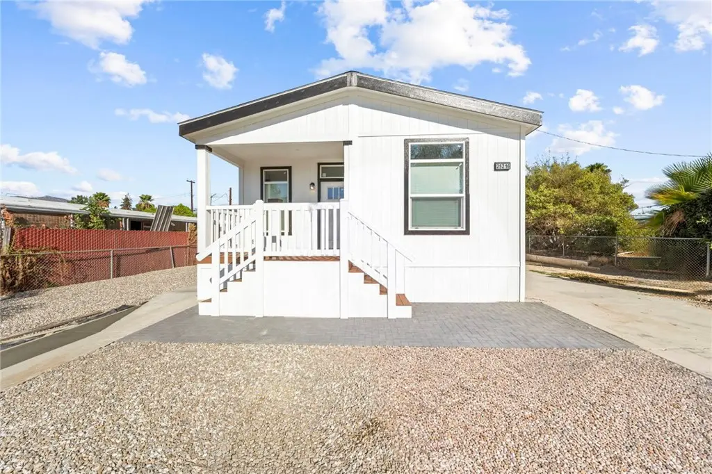 25216 Wanda Lane, Hemet, CA — listing photo 1