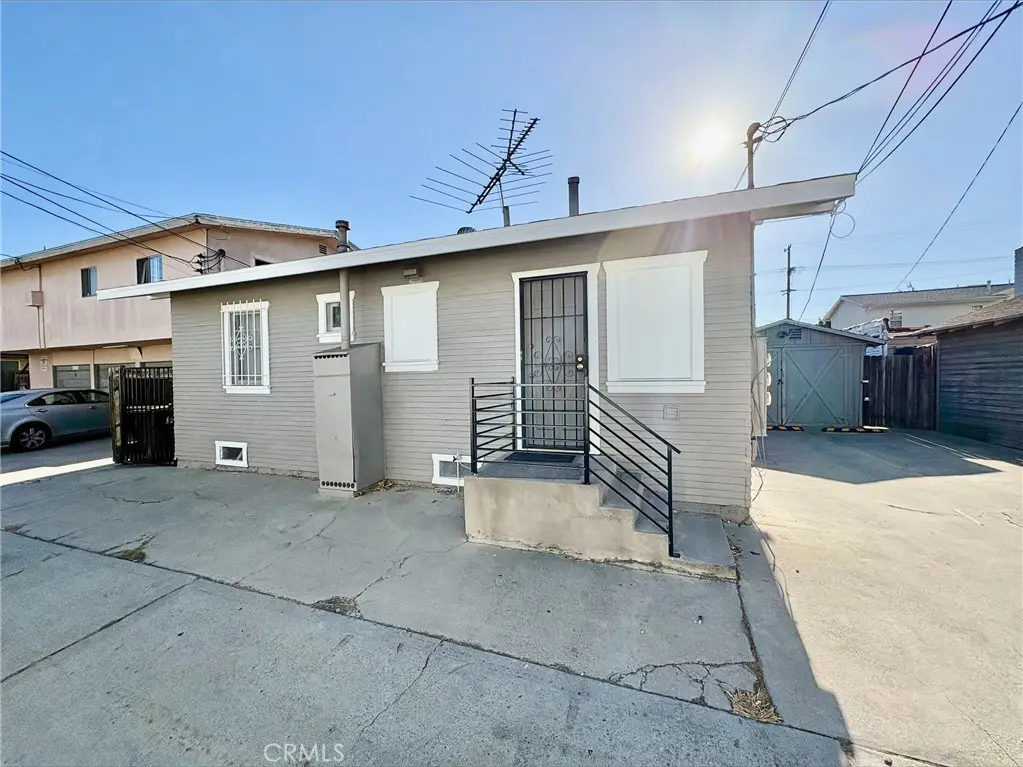 926 Newport Avenue 1/2, Long Beach, CA — listing photo 1
