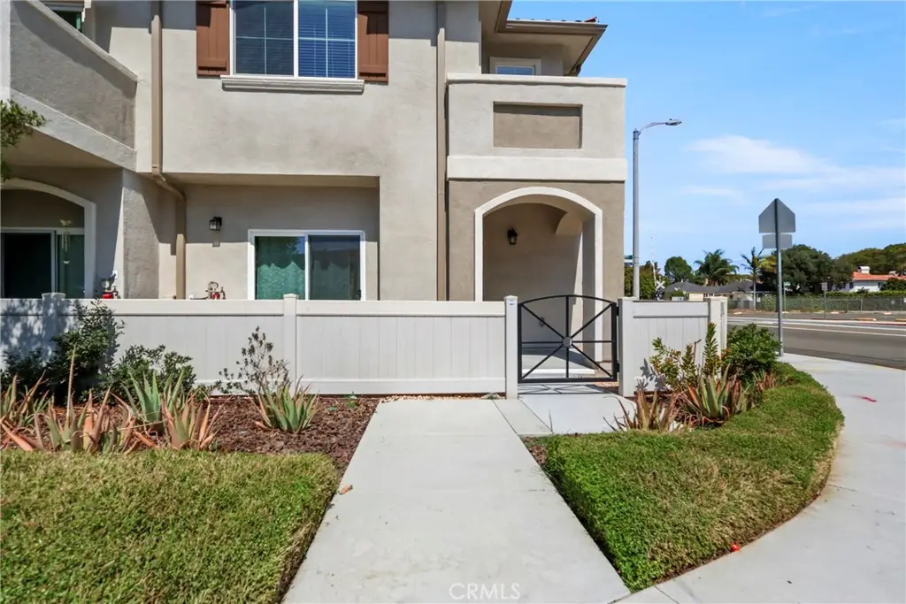 Townhouse for sale at 2043 Lincoln Avenue, Torrance, CA featuring 2 beds and 3 baths