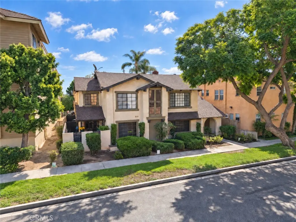 4126 Elm Ave, Long Beach, CA — listing photo 1
