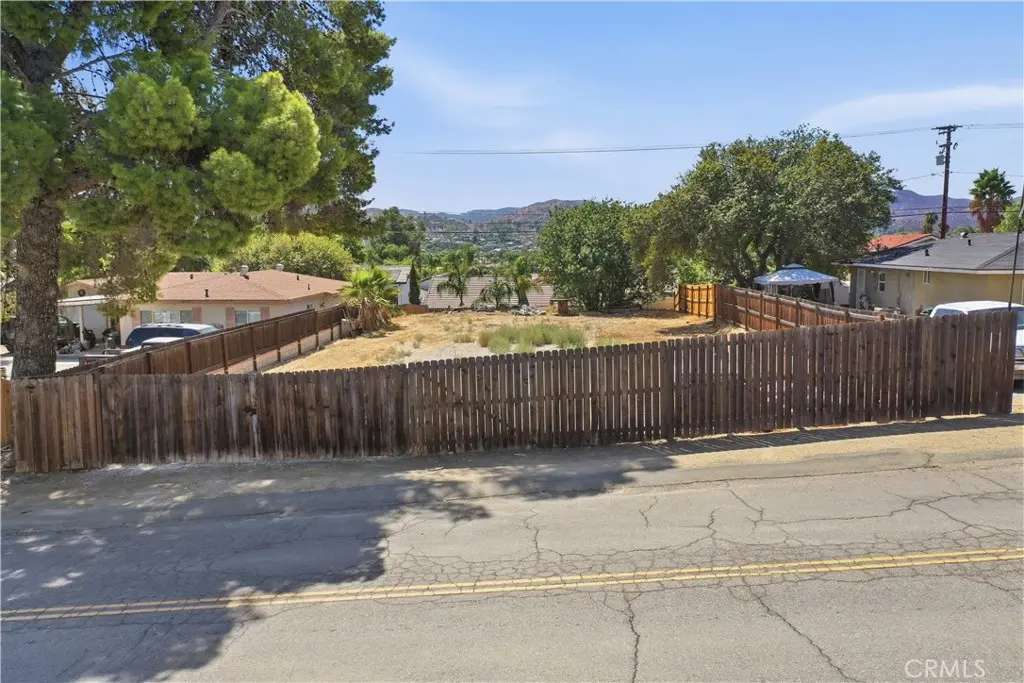 44 Vista Way, Menifee, CA — listing photo 1