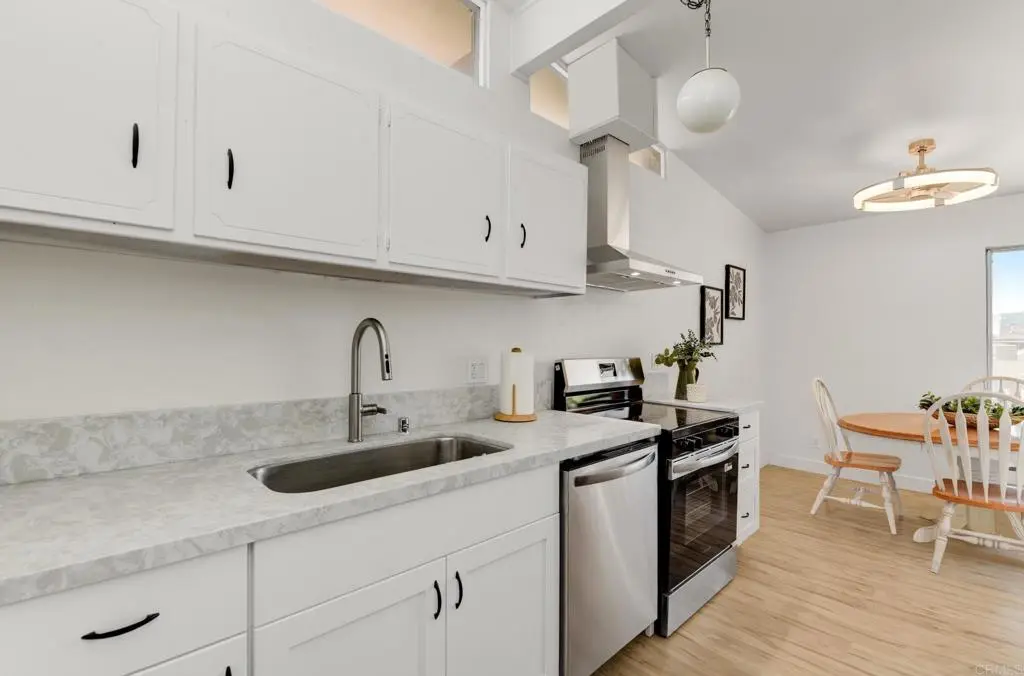 Condominium for sale at 540 Oakdale Lane L, El Cajon, CA featuring 1 bed and 1 bath
