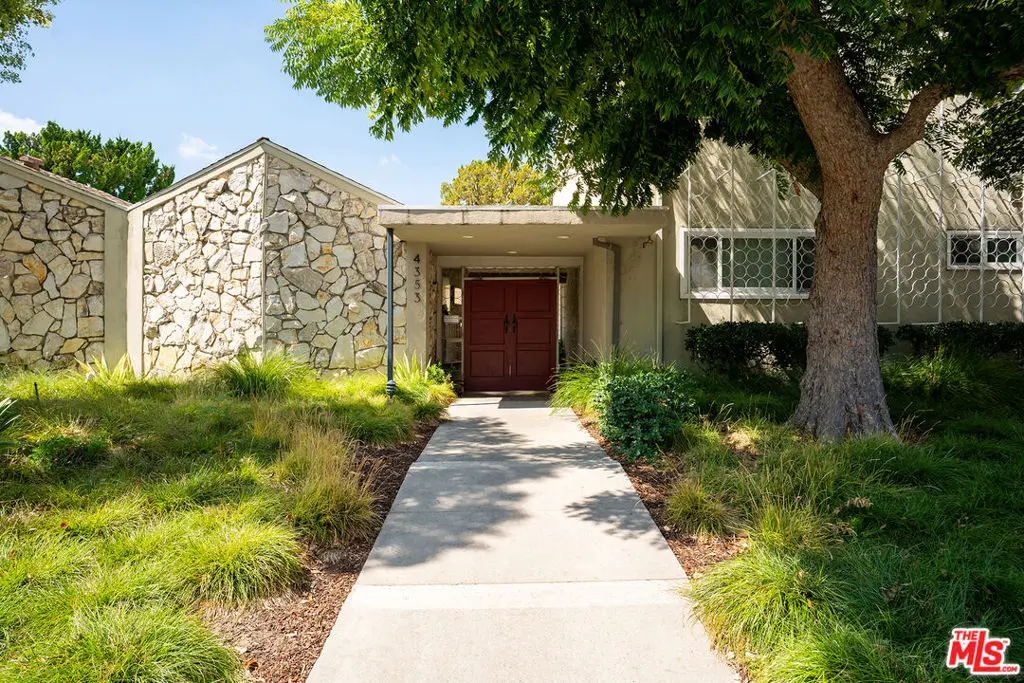 4353 Colfax Avenue 24, Studio City, CA — listing photo 1