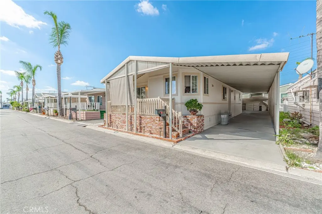 10001 W Frontage 113, South Gate, CA — listing photo 1