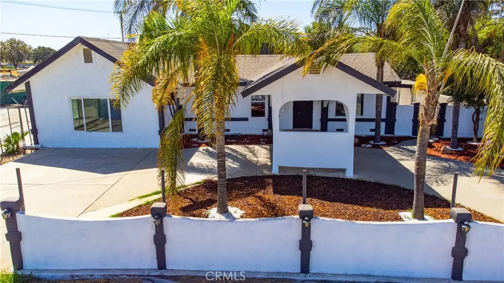 Triplex for sale at 815 E 5th, Hanford, CA featuring 7 beds and 4 baths