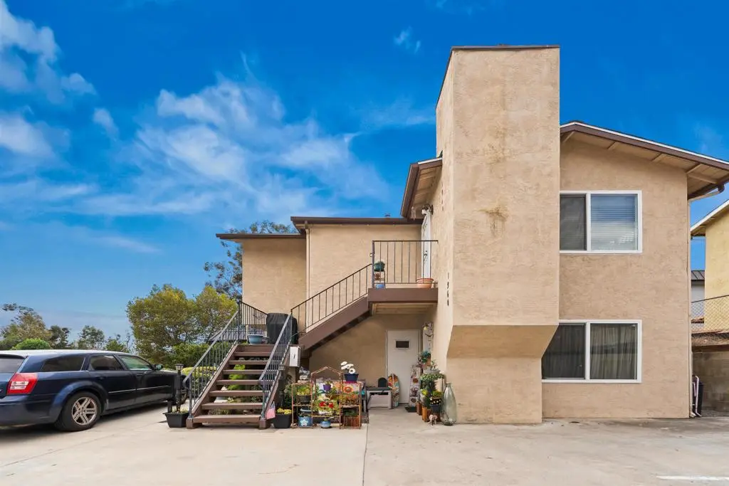 1960 Arnold Way, Alpine, CA — listing photo 1
