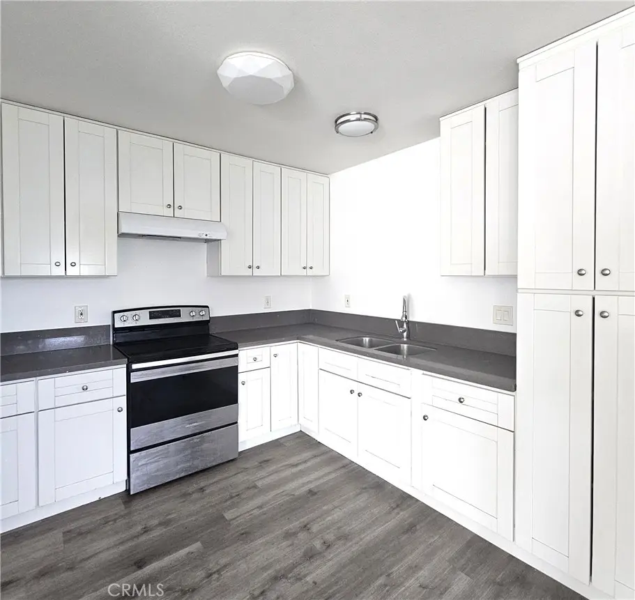 320 E Hullett D, Long Beach, CA — listing photo 1