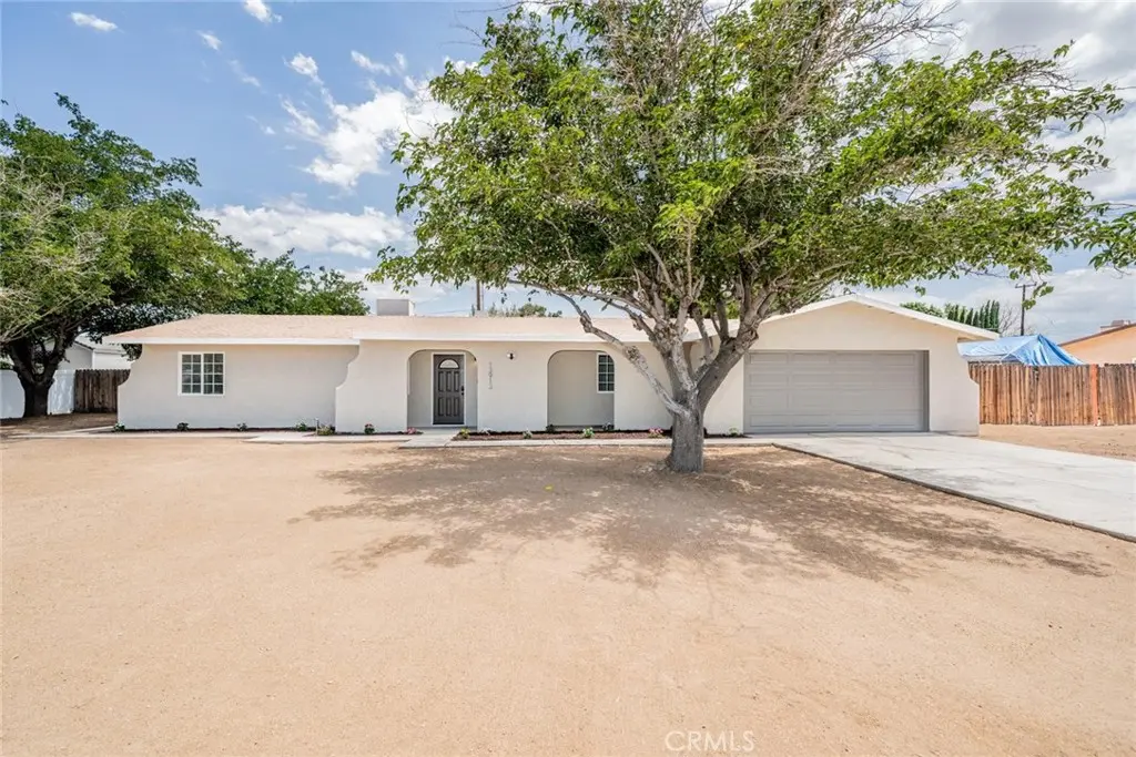 13913 Cronese Road, Apple Valley, CA — listing photo 1