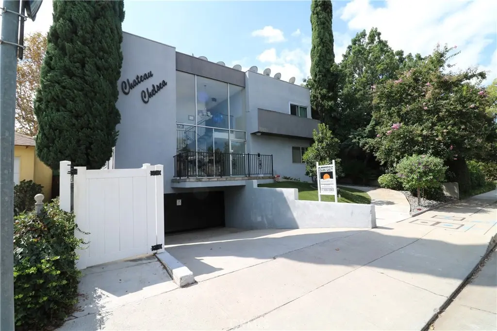 10816 Camarillo, North Hollywood, CA — listing photo 1