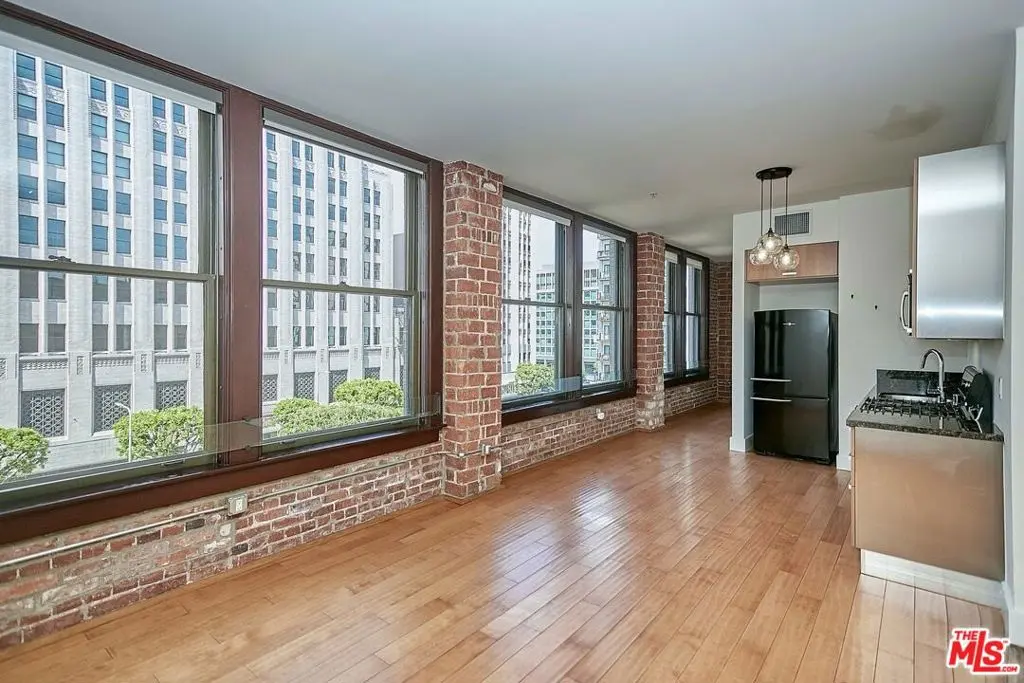 Condominium for rent at 460 S Spring Street 501, Los Angeles, CA featuring 1 bed and 1 bath