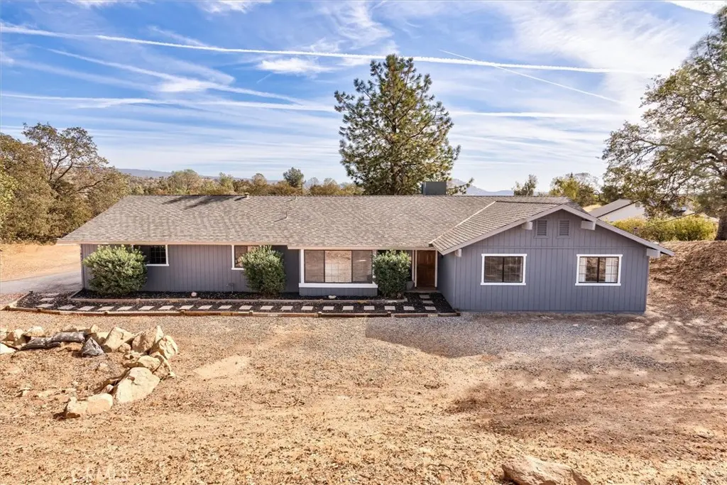 28891 Crystal Springs Court, Coarsegold, CA — listing photo 1