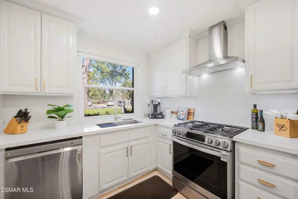 31584 Agoura Road 5, Westlake Village, CA — listing photo 1