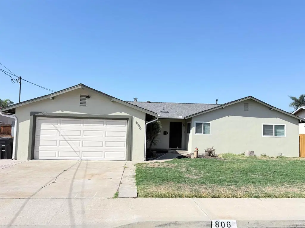Single Family Residence for rent at 806 Fairway Court, Chula Vista, CA featuring 4 beds and 2 baths