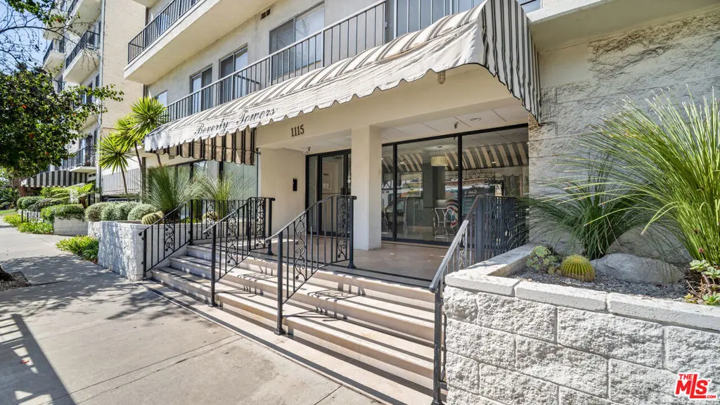 Condominium for sale at 1115 S Elm Drive 415, Los Angeles, CA featuring 1 bed and 2 baths