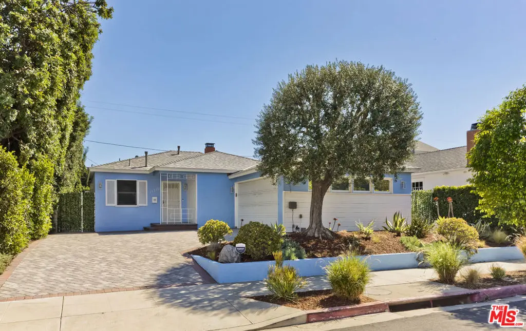 Single Family Residence for rent at 11310 Elderwood Street, Los Angeles, CA featuring 2 beds and 1 bath