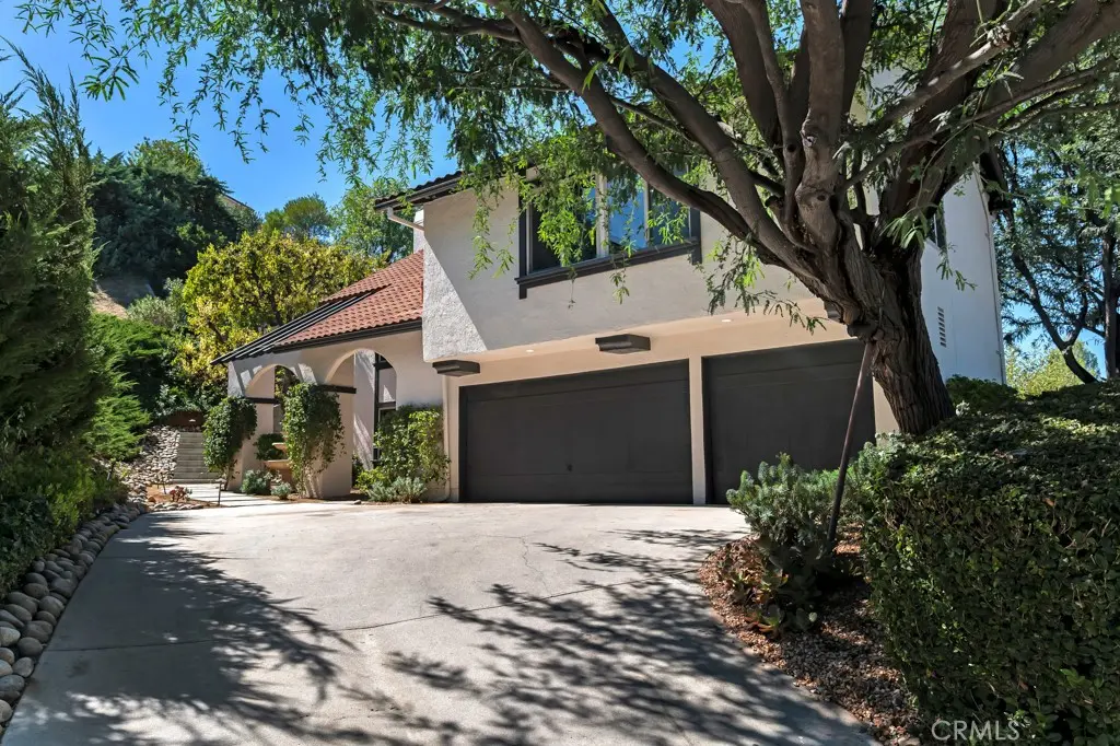 4481 Deanwood Drive, Woodland Hills, CA — listing photo 1