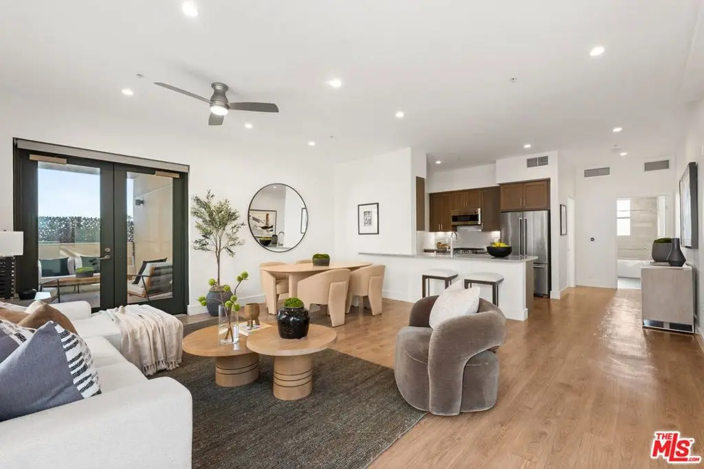 2300 Wilshire Boulevard 219, Santa Monica, CA — listing photo 1