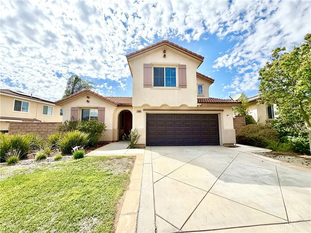 Residential Lease for rent at 34089 Dianthus Lane, Lake Elsinore, Riverside County, CA featuring 3 beds and 3 baths