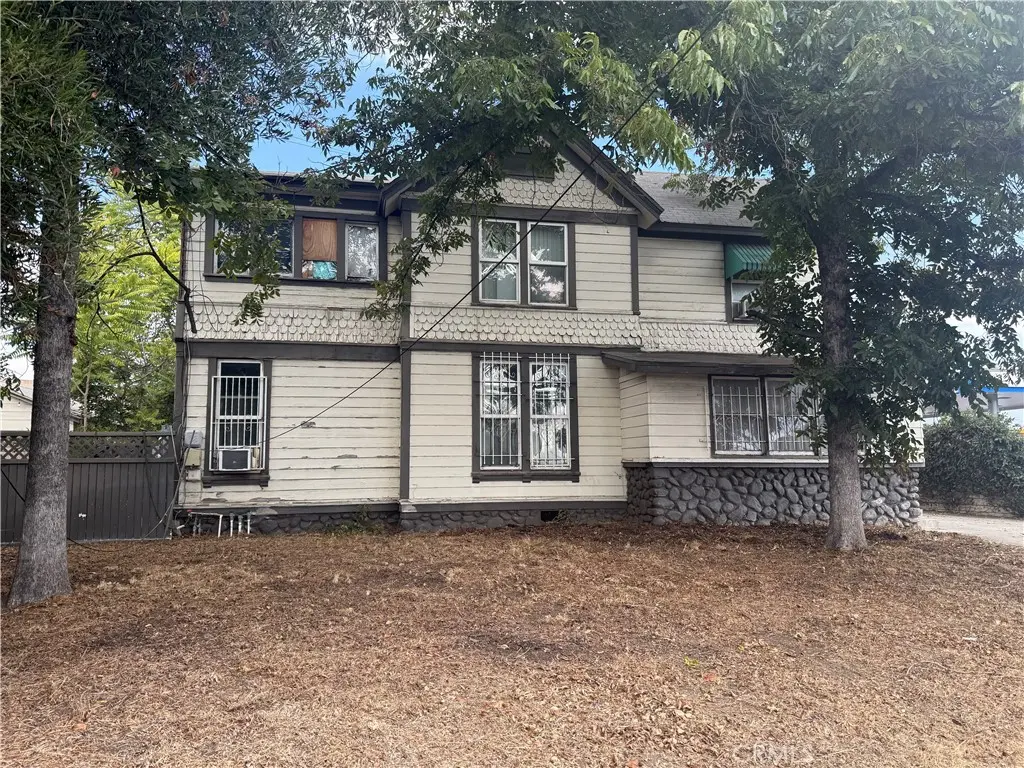 125 W Orange Grove, Pomona, CA — listing photo 1