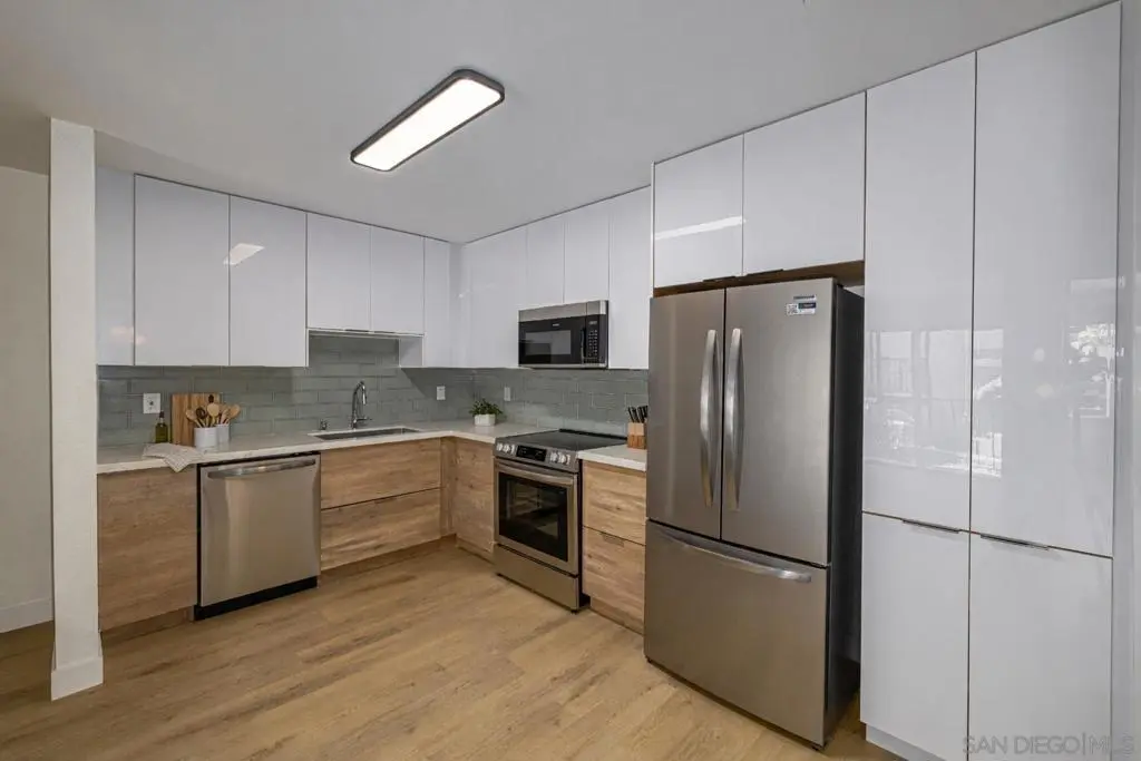 3020 Cowley Way 204, San Diego, CA — listing photo 1