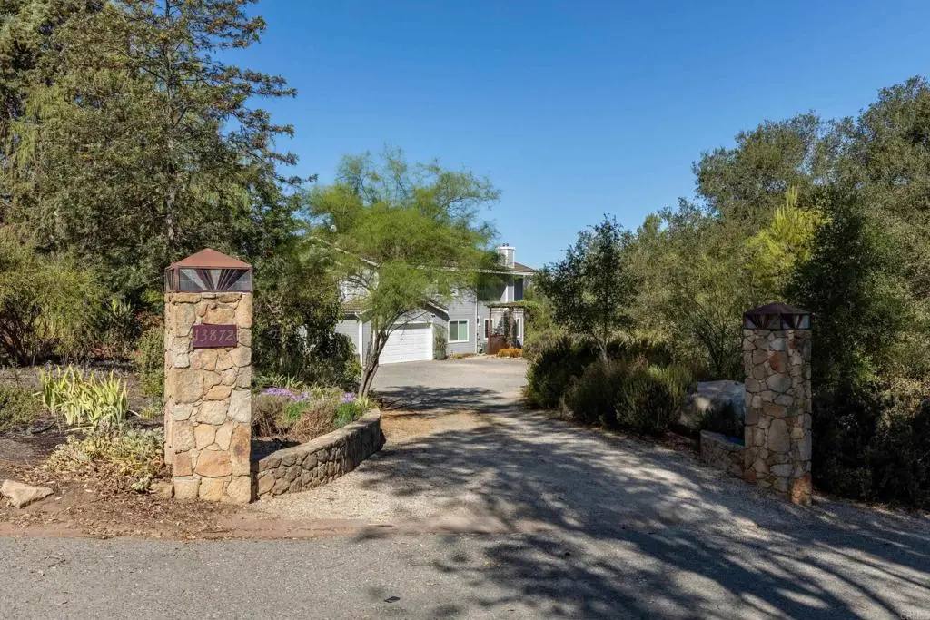 13872 Misty Oak Road, Valley Center, CA — listing photo 1