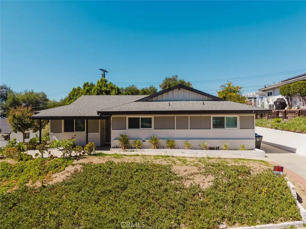 11017 Sevenhills Drive 1/2, Tujunga, CA — listing photo 1