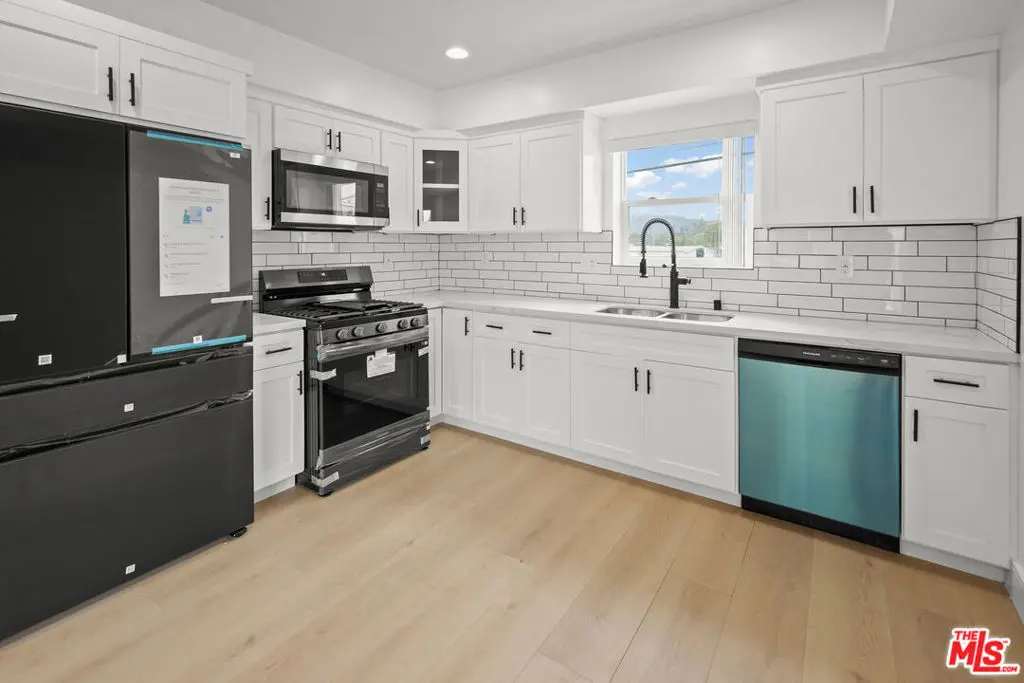 Condominium for rent at 2700 Larga Drive 3057 - 2, Los Angeles, CA featuring 4 beds and 4 baths