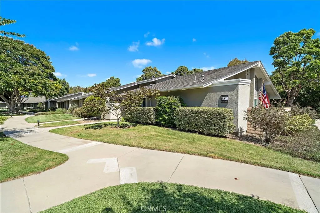 8932 Biscayne Court 1320E, Huntington Beach, CA — listing photo 1